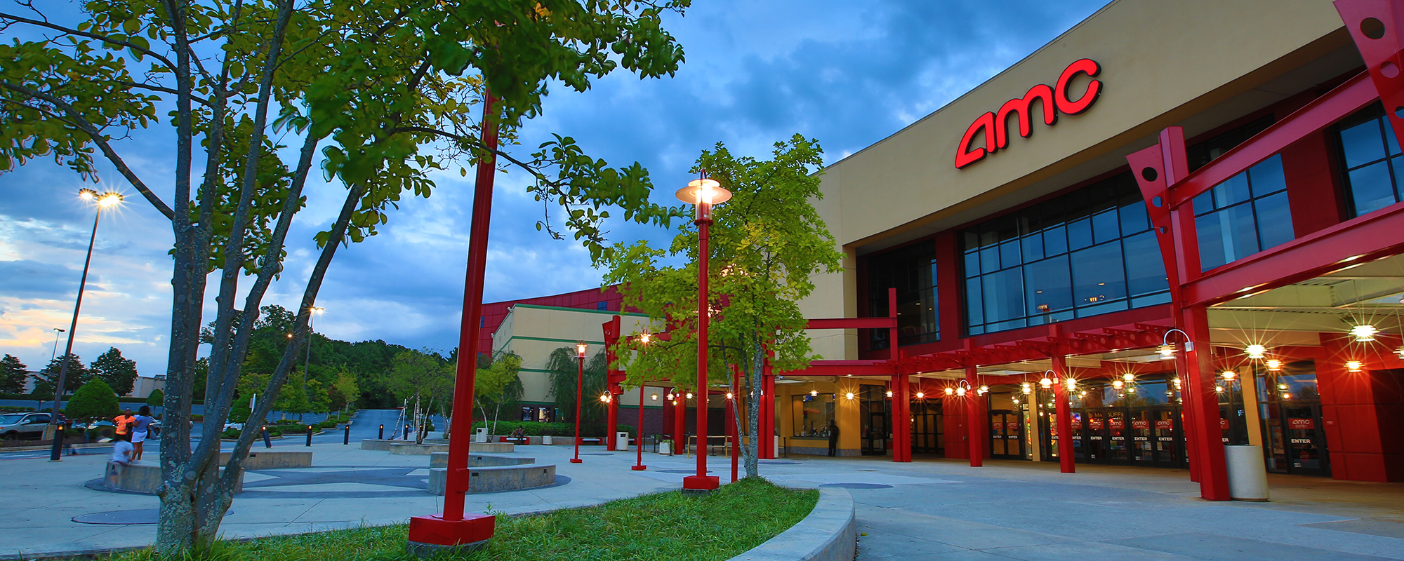 AMC Holland 8 renovations nearing completion - News 