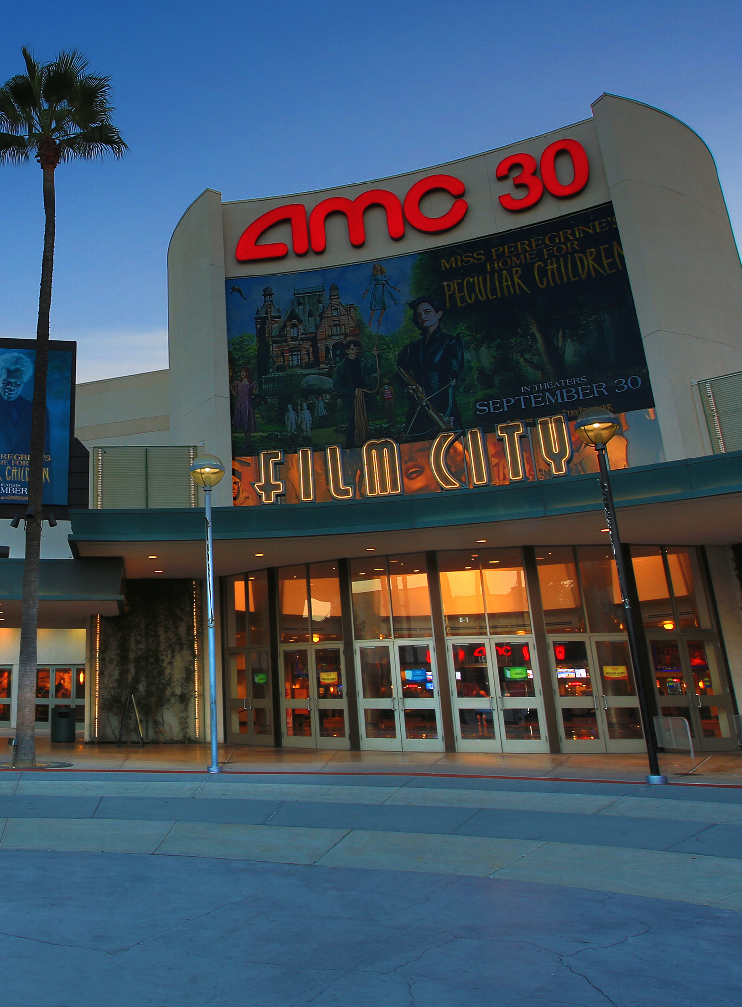 AMC 30 THEATRES: THE BLOCK —