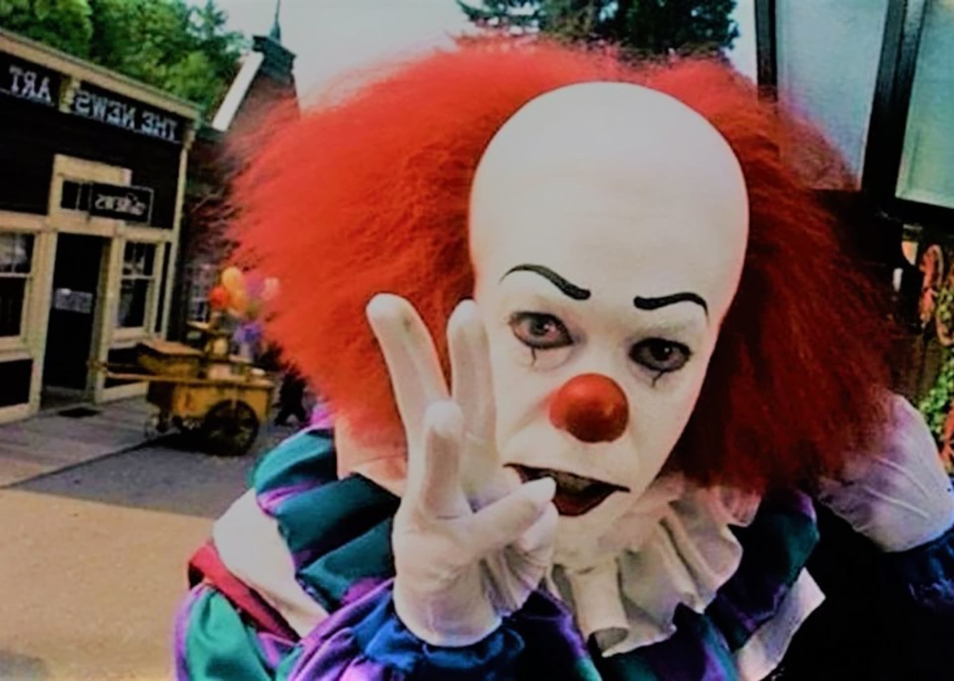 Tim Curry's Pennywise Cameos In New IT Trailer