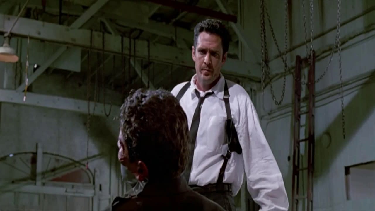 Reservoir Dogs – An Cop Gets Stuck In The Middle With Mr. Blonde