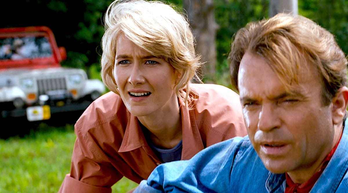 https://res.cloudinary.com/amc-theatres/image/upload/c_fill,fl_lossy,q_auto,w_900/v1/amc-marketing/Jurassic_Park_Ellie_Sattler_cy7dpv