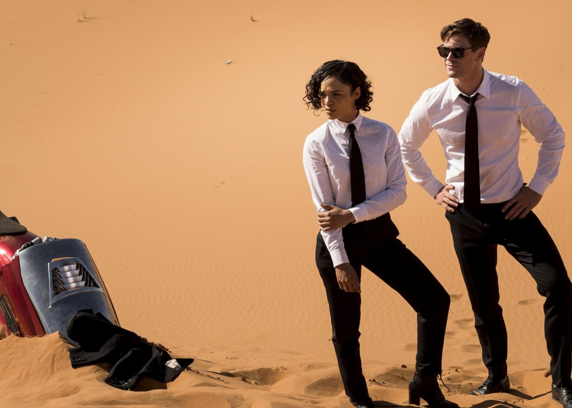 Men in Black: International Reunites Hemsworth & Thompson