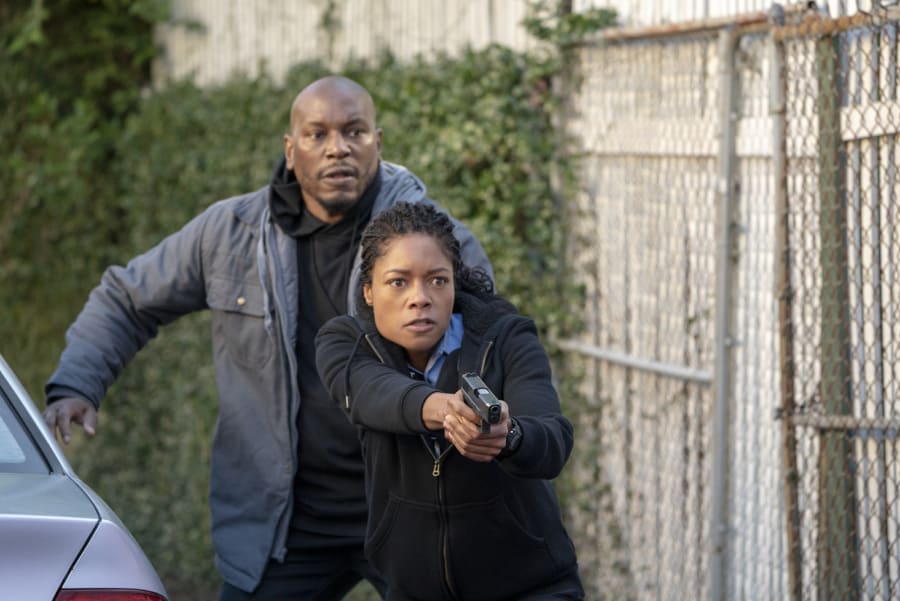Naomie Harris and Tyrese Gibson in Black and Blue