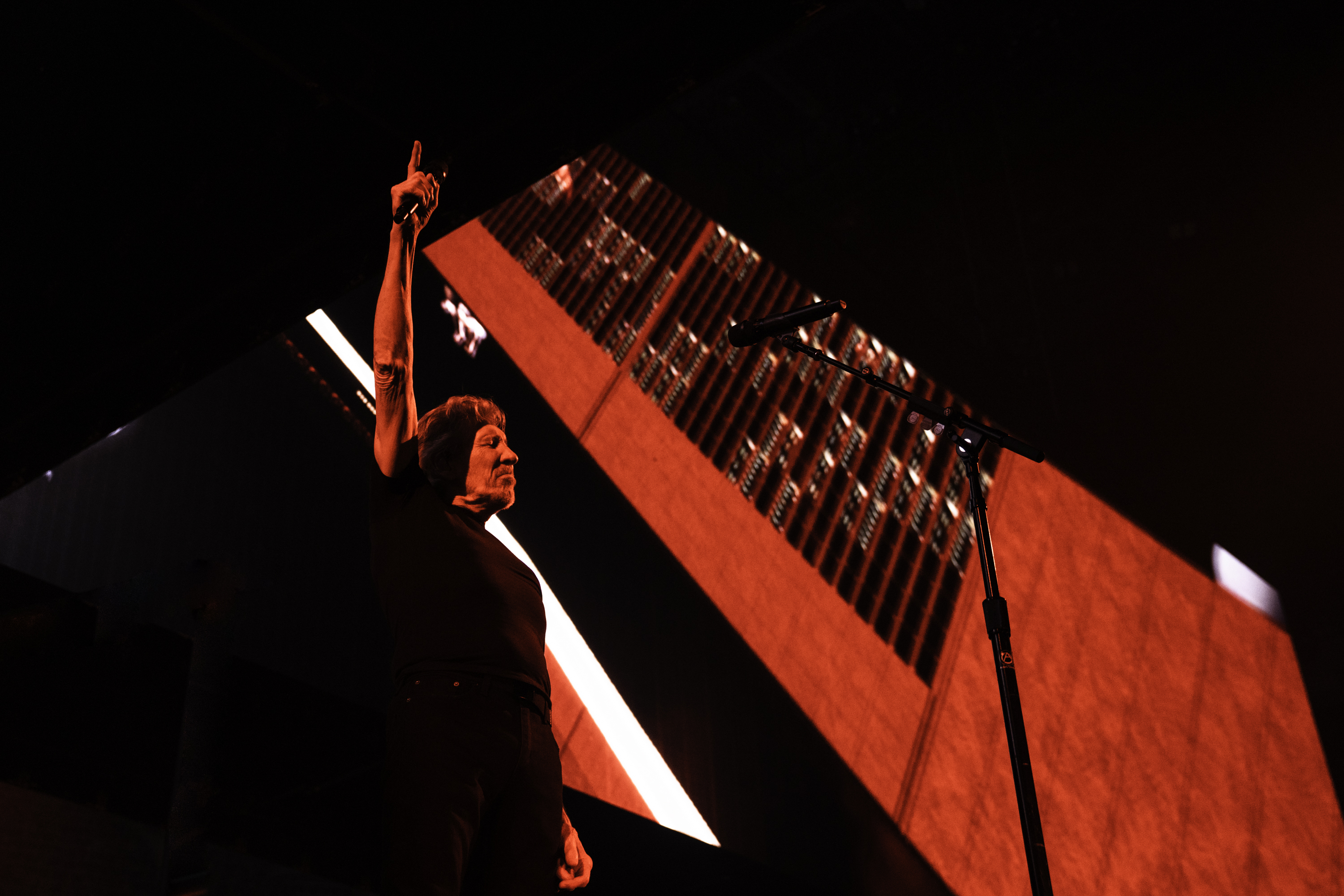 Roger Waters This Is Not A Drill: Live From Prague - The Movie